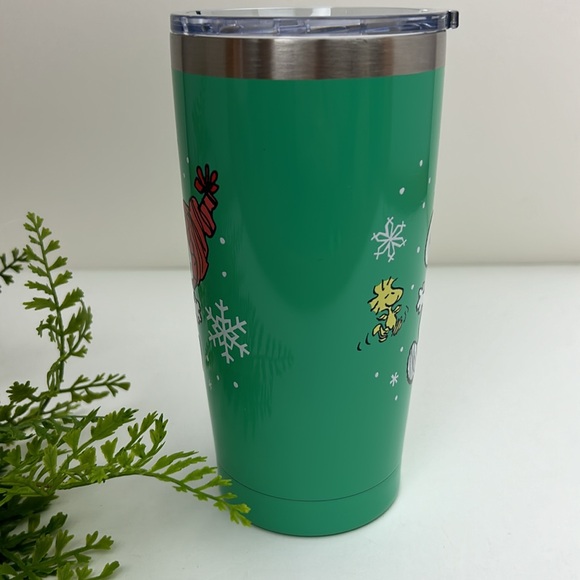 Snoopy Christmas cup with lid, NWT, cute Peanuts snowflake design - Picture 6 of 13